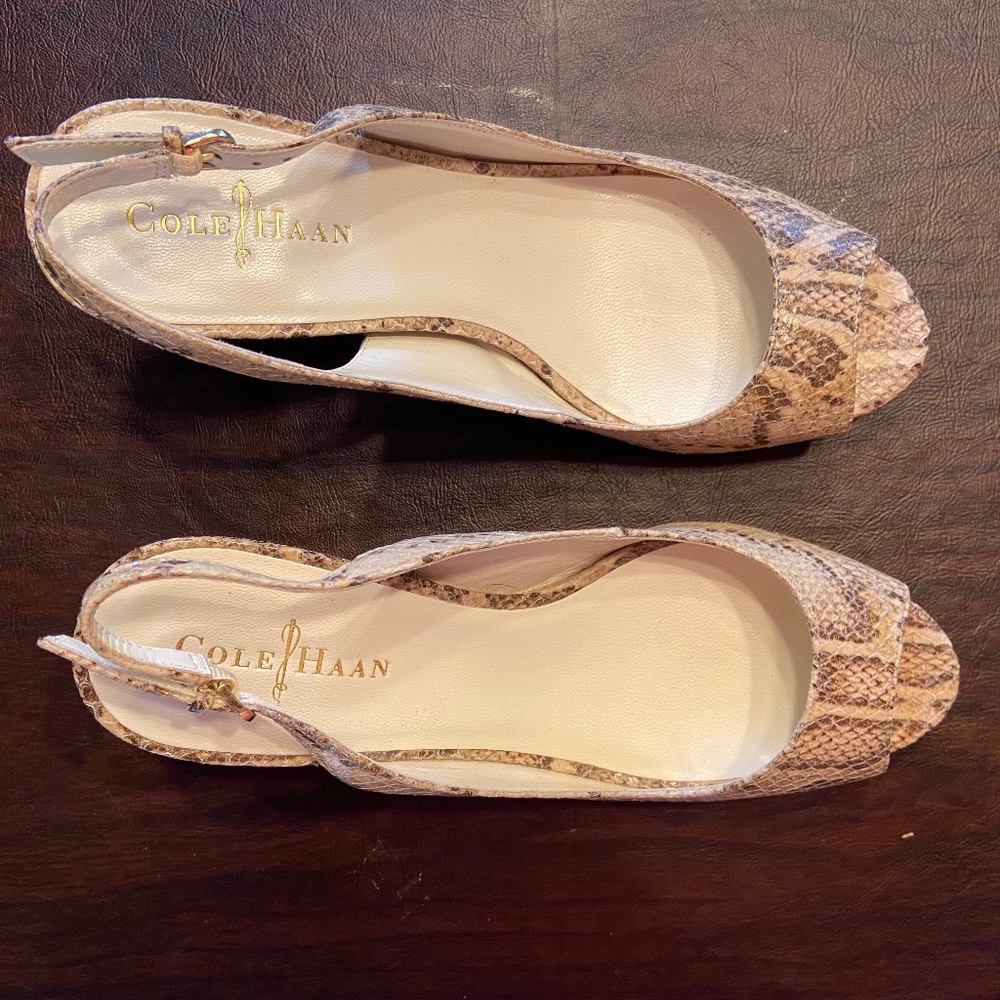 NWOT.Cole Haan Open Toe Snakeskin Slingback Pump Size 8B